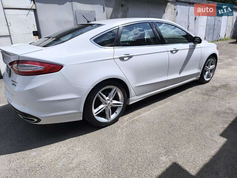 Седан Ford Fusion 2015 в Києві