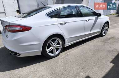 Седан Ford Fusion 2015 в 