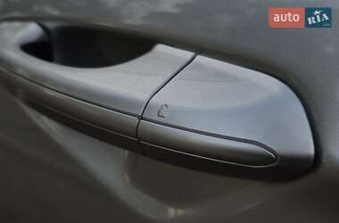 Седан Ford Fusion 2017 в 