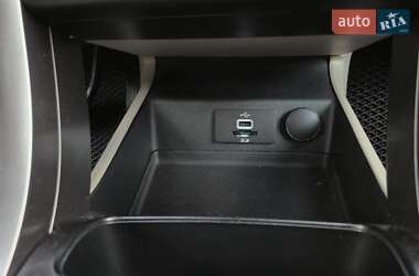 Седан Ford Fusion 2017 в 