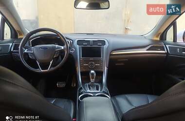 Седан Ford Fusion 2015 в 