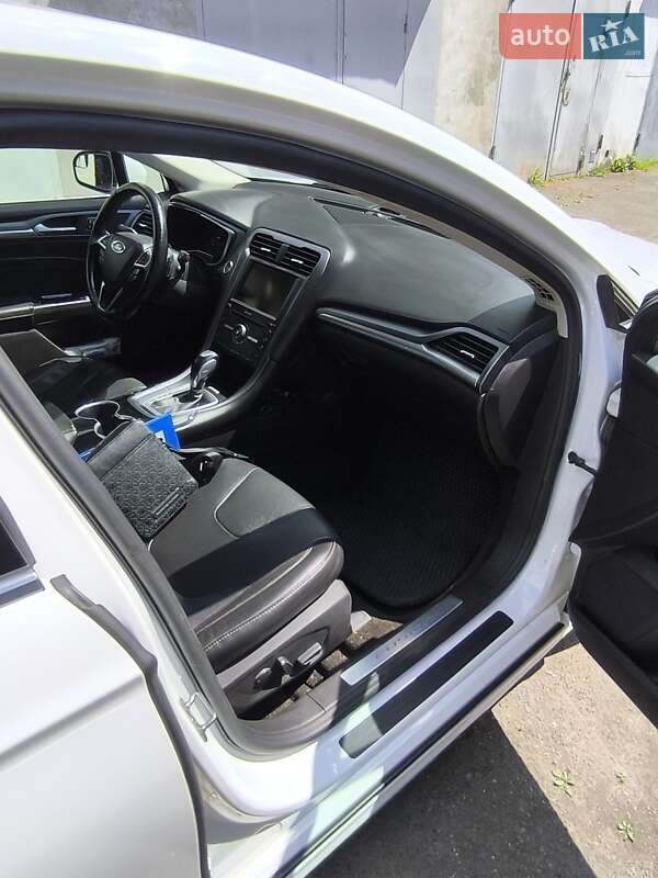 Седан Ford Fusion 2015 в Києві