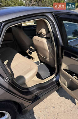 Седан Ford Fusion 2013 в 