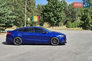Седан Ford Fusion 2015 в Горішніх Плавнях