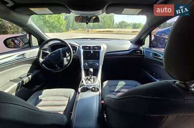 Седан Ford Fusion 2015 в 