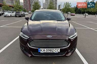 Седан Ford Fusion 2013 в 
