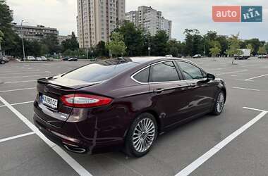 Седан Ford Fusion 2013 в 