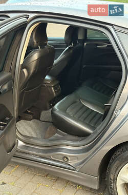 Седан Ford Fusion 2012 в 