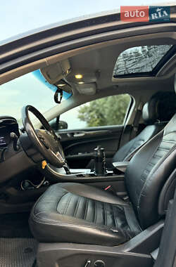 Седан Ford Fusion 2012 в 