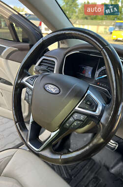 Седан Ford Fusion 2017 в 