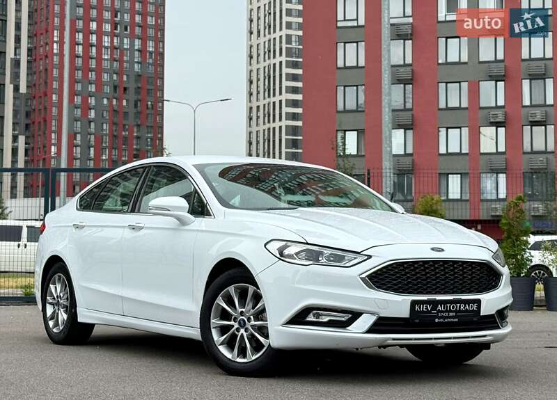 Седан Ford Fusion 2016 в 