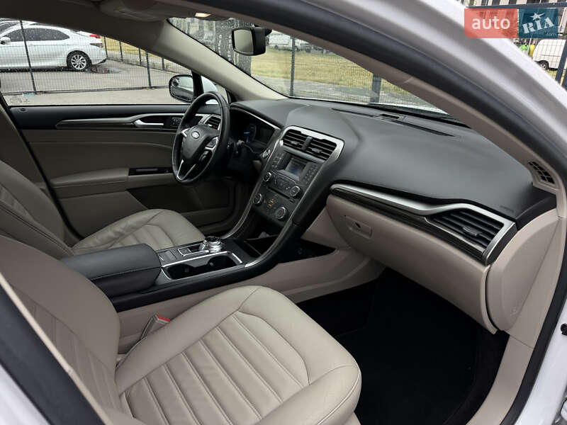 Седан Ford Fusion 2016 в Києві