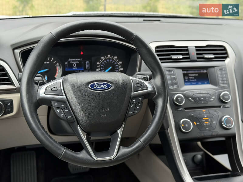 Седан Ford Fusion 2016 в Києві