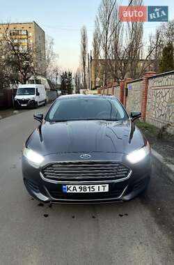 Седан Ford Fusion 2016 в 