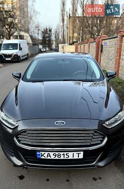 Седан Ford Fusion 2016 в 