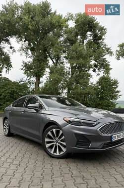 Седан Ford Fusion 2019 в 