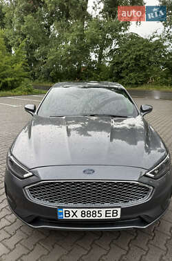 Седан Ford Fusion 2019 в 