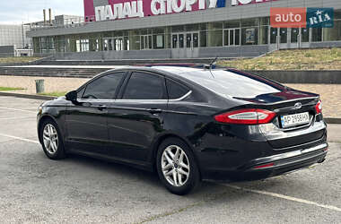 Седан Ford Fusion 2015 в 