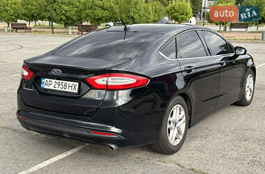 Седан Ford Fusion 2015 в 