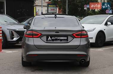 Седан Ford Fusion 2012 в 