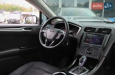 Седан Ford Fusion 2012 в 