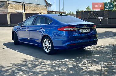 Седан Ford Fusion 2016 в 