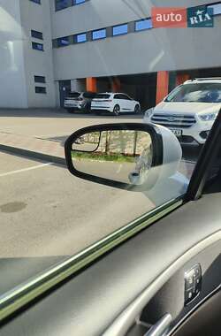 Седан Ford Fusion 2016 в 