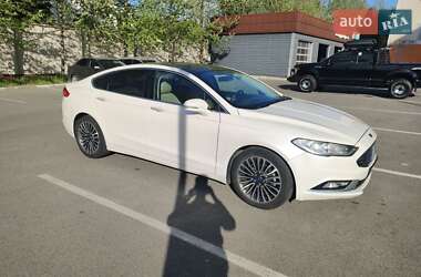 Седан Ford Fusion 2016 в 