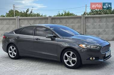 Седан Ford Fusion 2014 в 