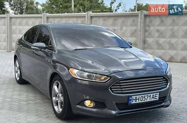 Седан Ford Fusion 2014 в 