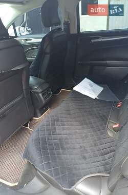 Седан Ford Fusion 2015 в 