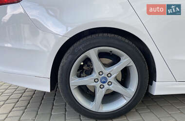 Седан Ford Fusion 2016 в 