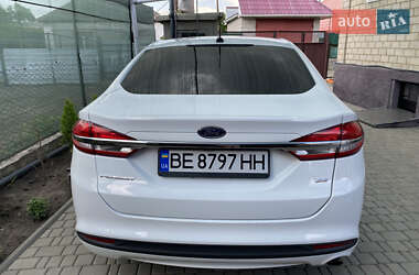 Седан Ford Fusion 2016 в 