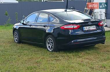 Седан Ford Fusion 2015 в 
