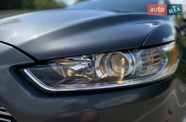 Седан Ford Fusion 2015 в 