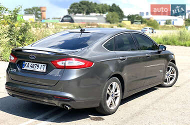 Седан Ford Fusion 2015 в 