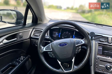 Седан Ford Fusion 2015 в 