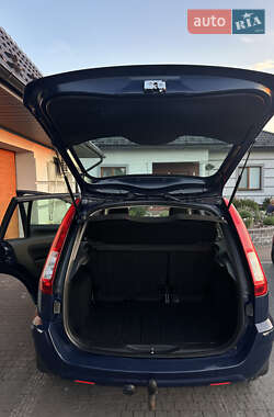 Хэтчбек Ford Fusion 2011 в 