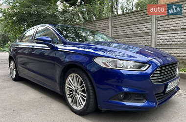 Седан Ford Fusion 2015 в 