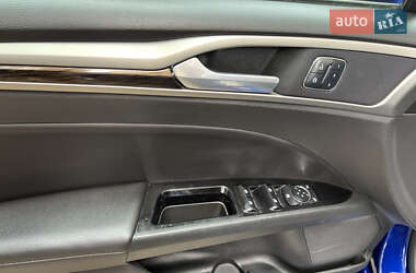 Седан Ford Fusion 2015 в 