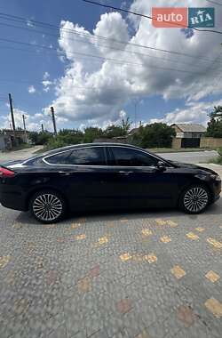 Седан Ford Fusion 2017 в 