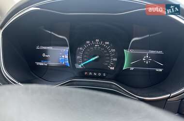 Седан Ford Fusion 2017 в 