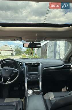 Седан Ford Fusion 2017 в 