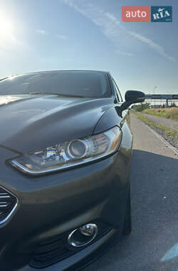 Седан Ford Fusion 2014 в Ужгороде