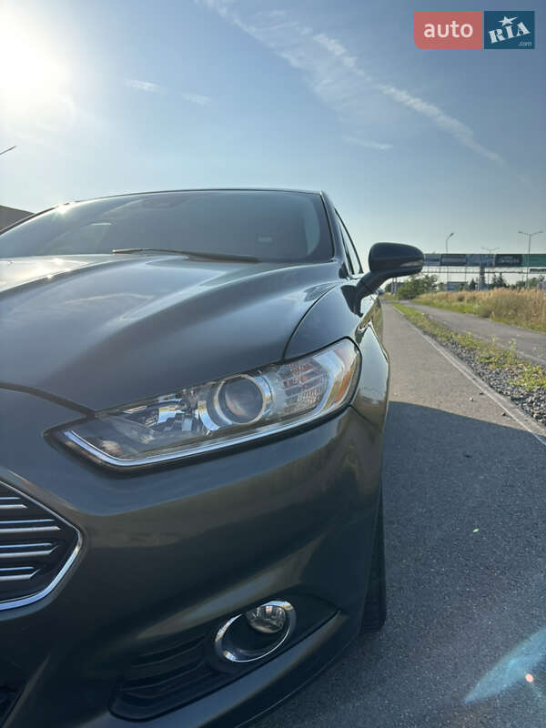 Седан Ford Fusion 2014 в Ужгороде