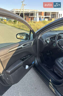 Седан Ford Fusion 2014 в 