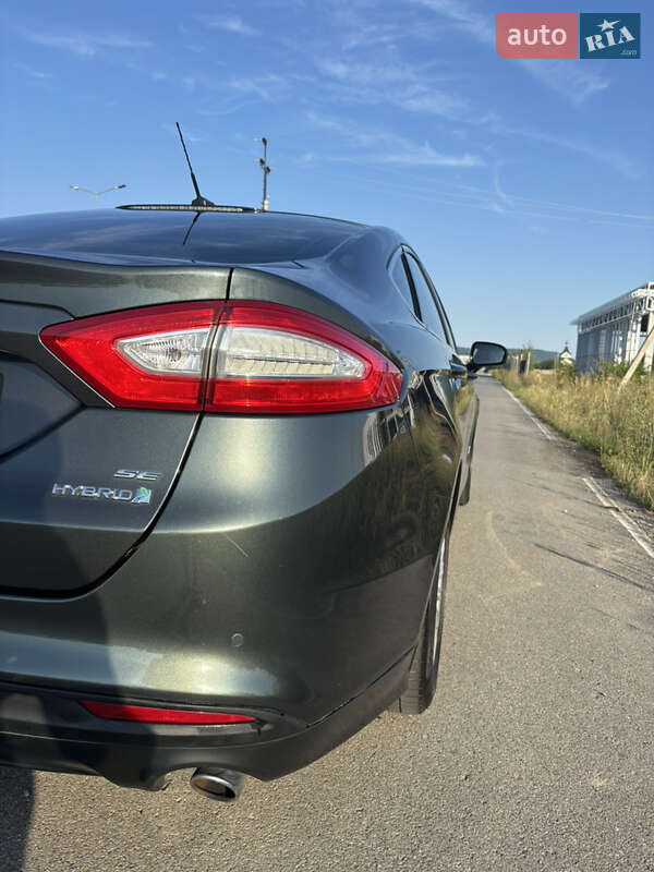 Седан Ford Fusion 2014 в Ужгороде