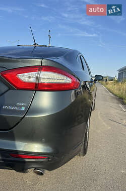 Седан Ford Fusion 2014 в 