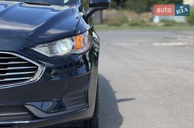 Седан Ford Fusion 2019 в 