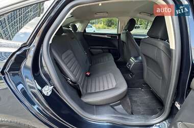 Седан Ford Fusion 2019 в 